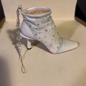 Just the Right Shoe Let It Snow Ornament